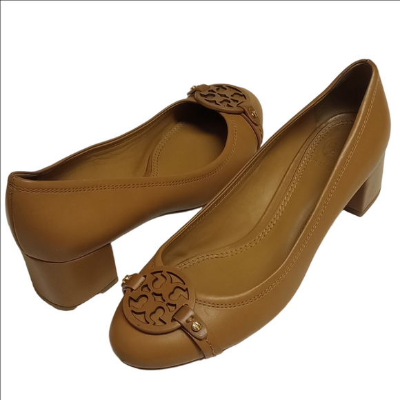 TORY BURCH TAN LEATHER HEELS WITH FRONT LOGO - Picture 13 of 14
